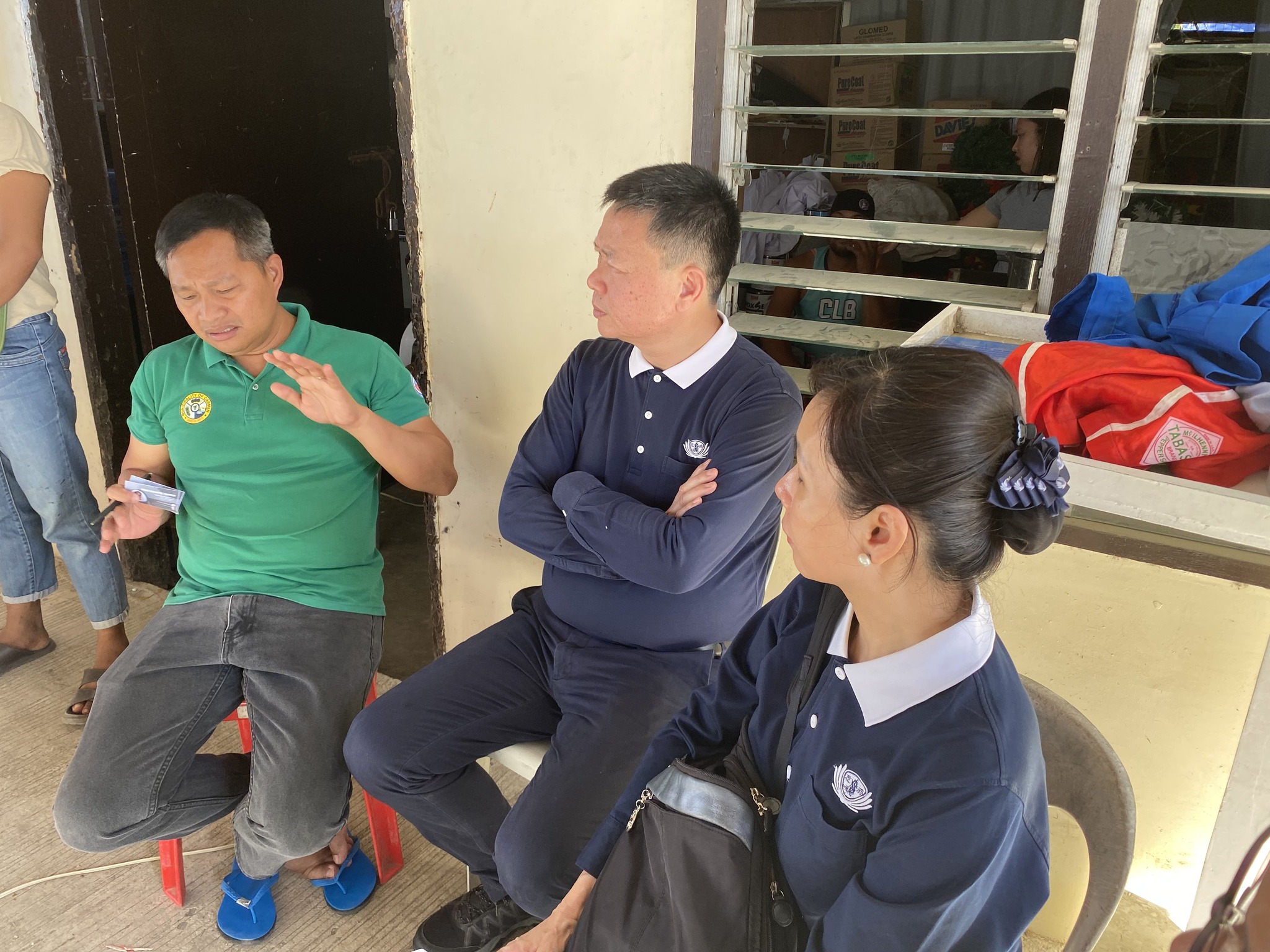 Mr. Olympio G. Bagnol Jr., the Municipal Disaster Risk Reduction and Management Officer of Carmen, shared his insights with Tzu Chi Commissioners on how the floods affected the economic activity in their municipality.【Photo by Tzu Chi Davao】