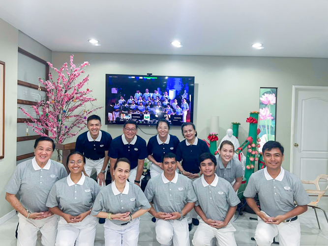 Tzu Chi Zamboanga holds a Moving Up ceremony simultaneously with Tzu Chi Manila, with six of the eight candidates in attendance. 【Photo by Zamboanga Volunteer】
