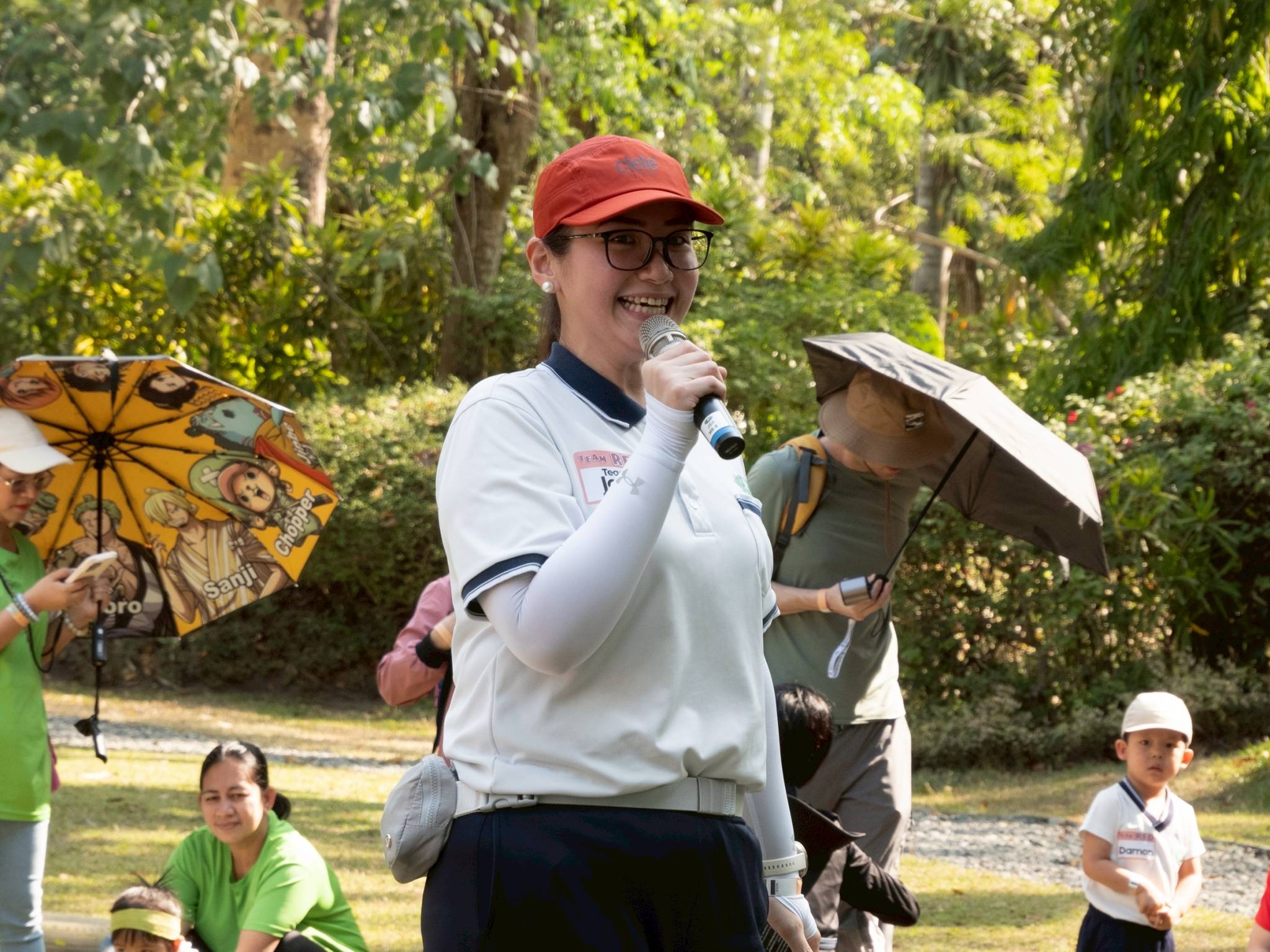 Tzu Chi Great Love Preschool Philippines Directress Jane Sy starts the opening ceremony by encouraging everyone to enjoy the fun-filled activities. 