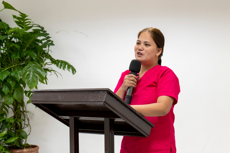 Jan Ivory Respecia provides an inspiring testimony of her journey as a caregiving scholar under Tzu Chi’s technical-vocational program. “To the new tech-voc scholars, if I was able to overcome challenges, so can you. With our Achis (sisters) and Ahias (brothers), Uncles and Aunties, and the guidance of Master Cheng Yen’s teachings, we can reach our dreams while spreading goodness in the world.” 