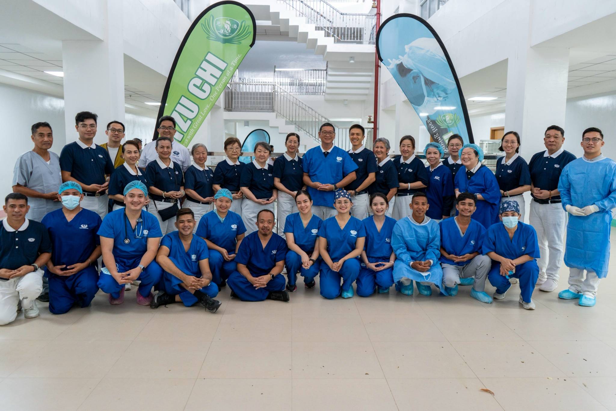 The surgery team of Tzu Chi’s 292nd medical mission in Dipolog City consists of Tzu Chi International Medical Association (TIMA) healthcare workers and Tzu Chi volunteers from different Philippine chapters. 
