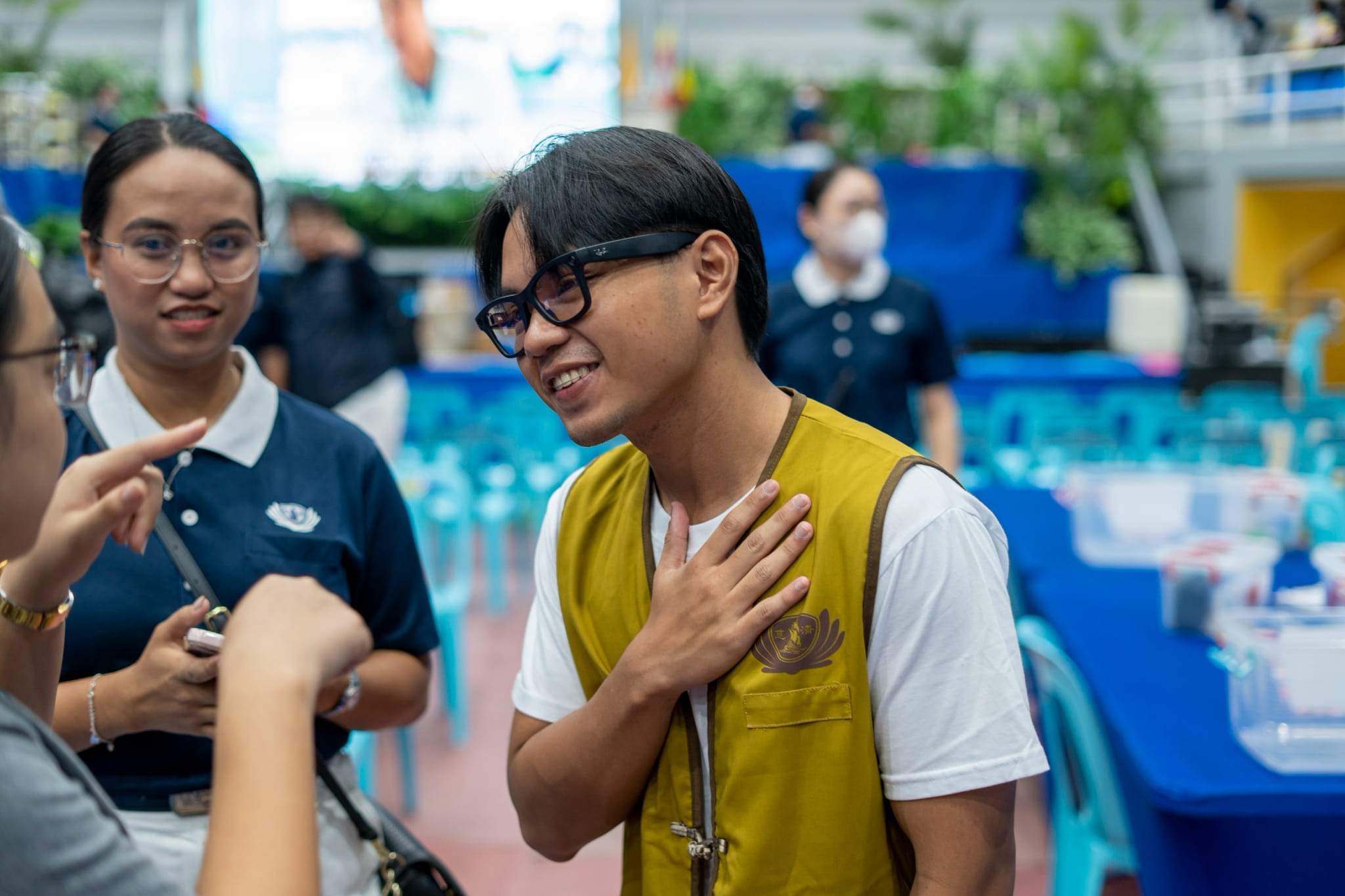 Though this is his first time volunteering, Gio Pamintuan shares that helping patients brings joy to his heart.