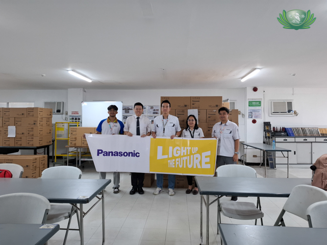 On September 30, 10,200 light bulbs were donated by Panasonic to Tzu Chi as part of its “Light up the Future” initiative.