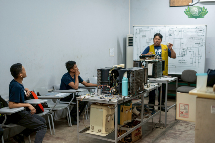 Scholars under the RAC (Refrigeration and Air-conditioning) program begin with a thorough discussion, ensuring they have a complete understanding before moving on to practical application.