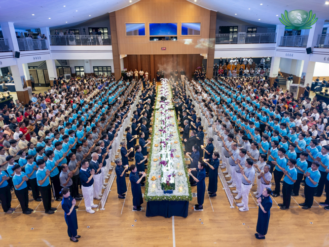 Despite its limited space and fixed posts, the Jing Si Auditorium served as a fitting indoor venue for Tzu Chi Philippines’ annual celebration of Buddha Day, Mother’s Day, and Tzu Chi Day.