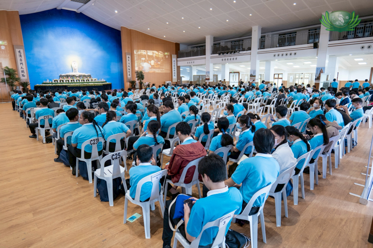 At the ninth Humanity class on May 17, 222 scholars availed of a free eye checkup and prescription glasses from Paris Miki, and 290 took home sneakers from Shubizz.