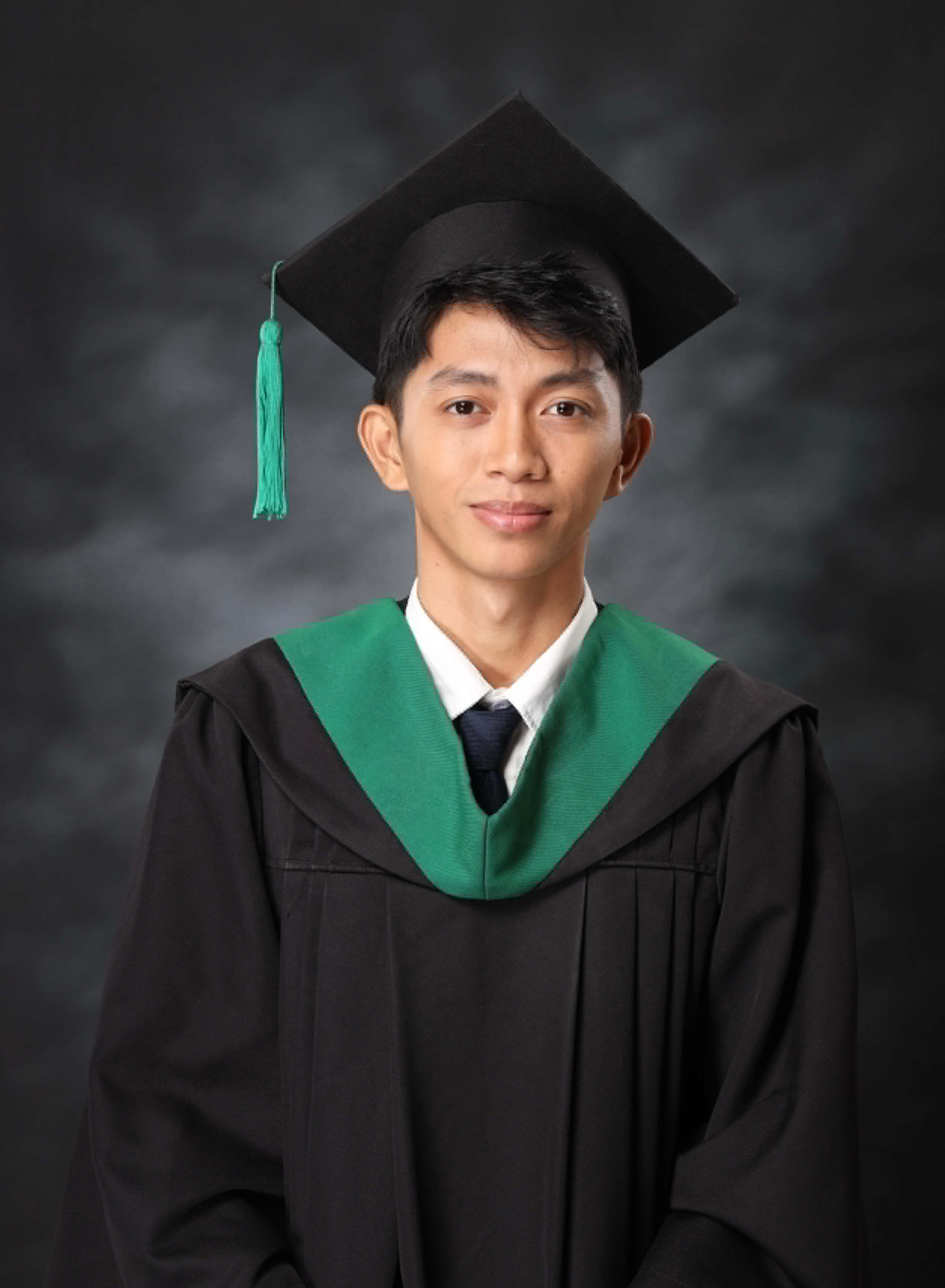 Through determination as a Tzu Chi scholar, he graduated with a degree of Bachelor of Science in Agriculture, major in Crop Science, and even earned the Best Thesis Award—proof that hard work can transform dreams into reality. 