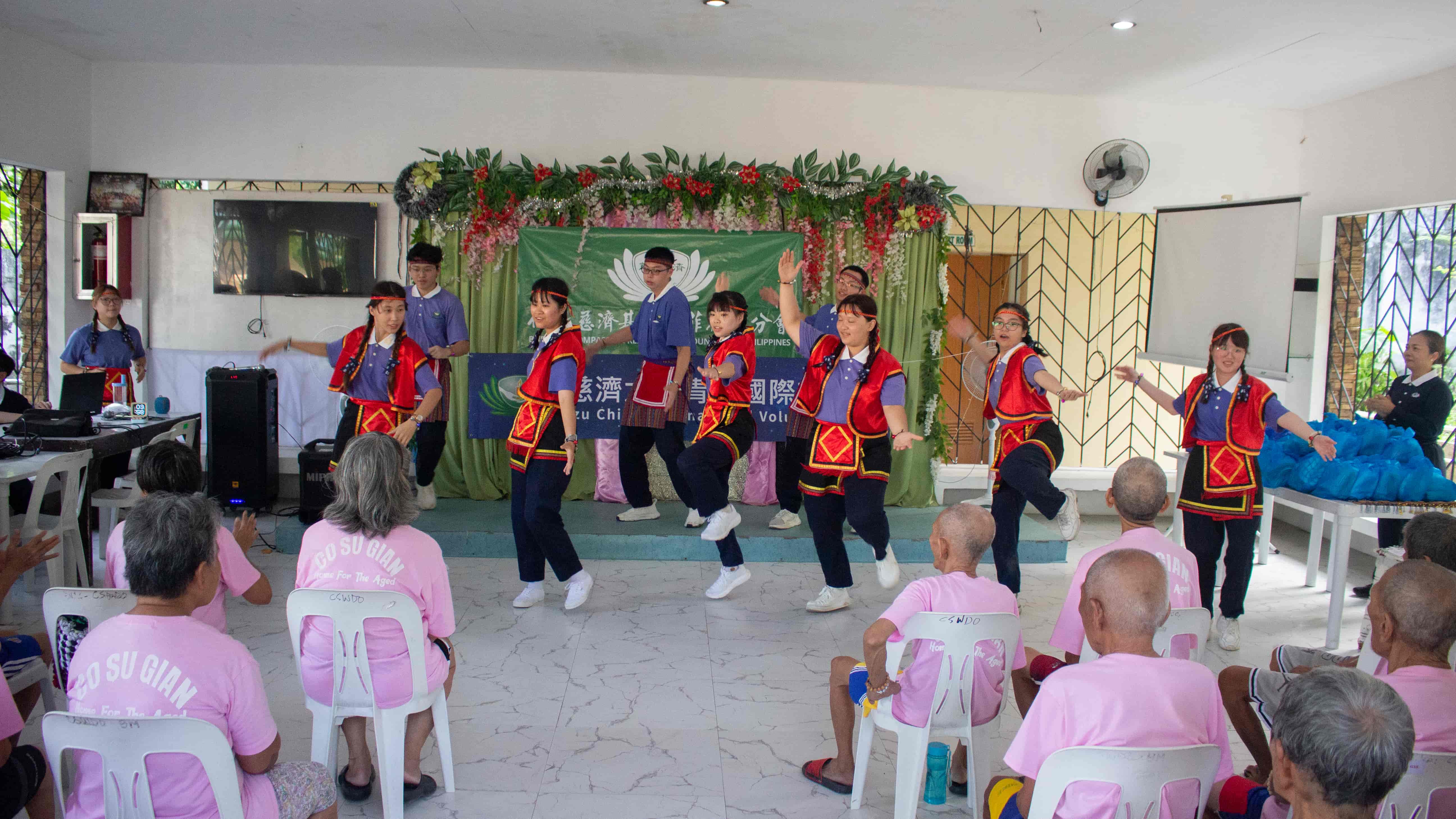 Performing for the residents of Cu So Gian Home for the Aged 
