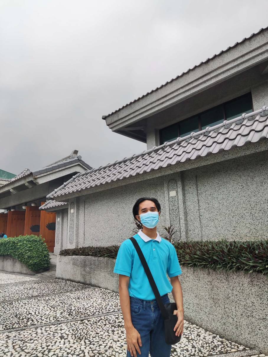 Tzu Chi scholar Jaycee Cabiao stands outside Tzu Chi Foundation’s branch in Agno Street, Quezon City. / Source: Jaycee P. Cabiao