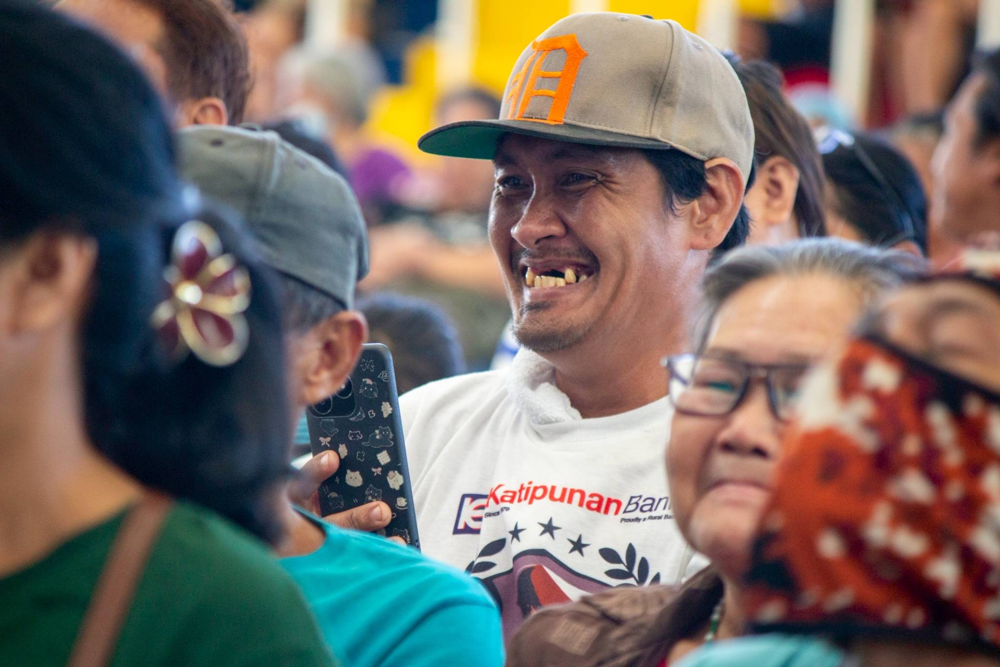 Beneficiaries express  great joy in receiving aid and gaining wisdom from the teachings of Master Cheng Yen.