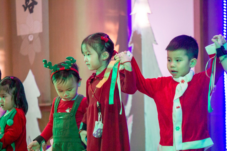 Named “The Giggle Sleighers,” these students put together a fun Christmas dance for their audience.