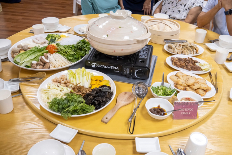 Each table had ingredients for a vegetarian hotpot, as well as delicious veggie dim sum. 