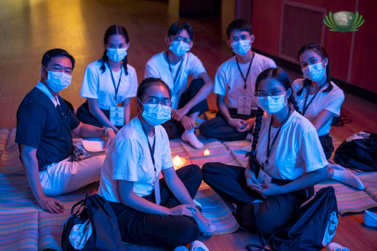 In “Starry, Starry Night,” scholars get to know each other better in an intimate exchange of thoughts and feelings over a candle-lit setting.