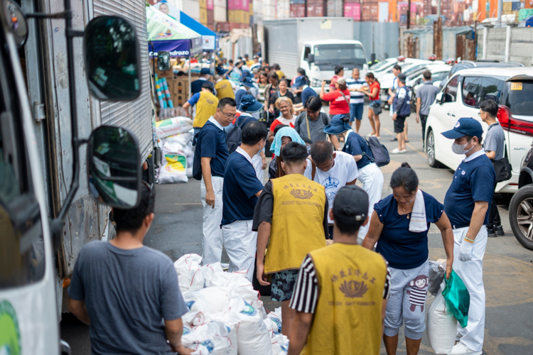 Tzu Chi does not only give relief items but a hope as well to the fire survivors of Isla Puting Bato.