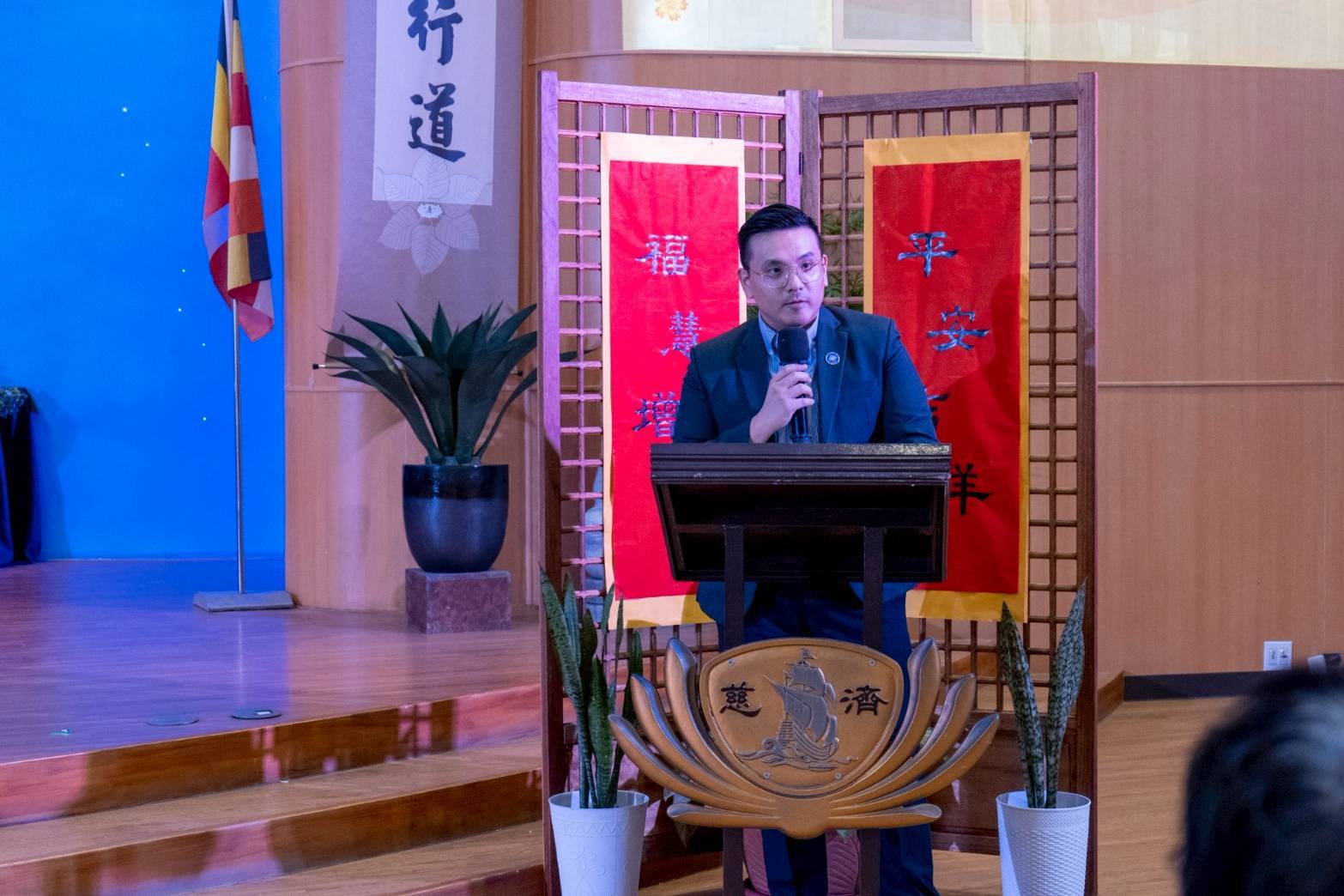 The Federation of Electrical and Electronics Suppliers Manufacturers of the Philippines (PESA) was among those who signified their support for Tzu Chi’s plan to build a hospital. “Tzu Chi has given me the impression of genuine compassion and selfless service in helping those in need,” said PESA President Johan Chua. 