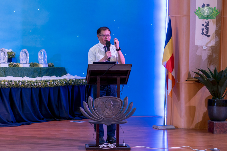 On September 20, Dalin Tzu Chi Hospital’s Dr. Chang-Chen Yang spoke about minimally invasive spine surgery in his lecture “Relieve back and leg pain, regain every step.”