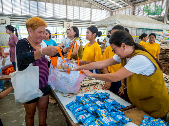 In addition to receiving 25-kg rice and assorted groceries, Eleanor Las Marias was given financial assistance for losing her home during the typhoon. “I’m so happy,” she said. “Now I can buy materials to rebuild our home. I’ll have a place to lay down before Christmas.”