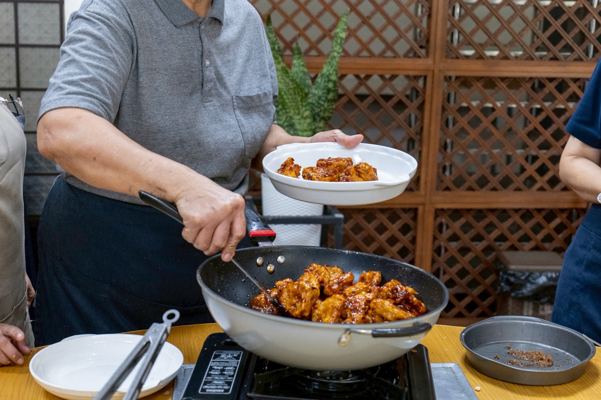 Who would’ve thought these Buffalo wings are completely meat-free? Made from jackfruit, it closely resembles the texture and flavor of the classic favorite!