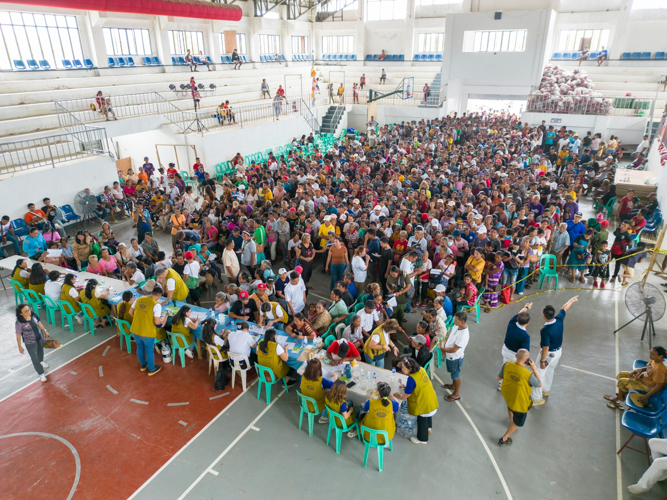 On November 21, Tzu Chi began its stub distributions in Sta. Ana, Cagayan. 