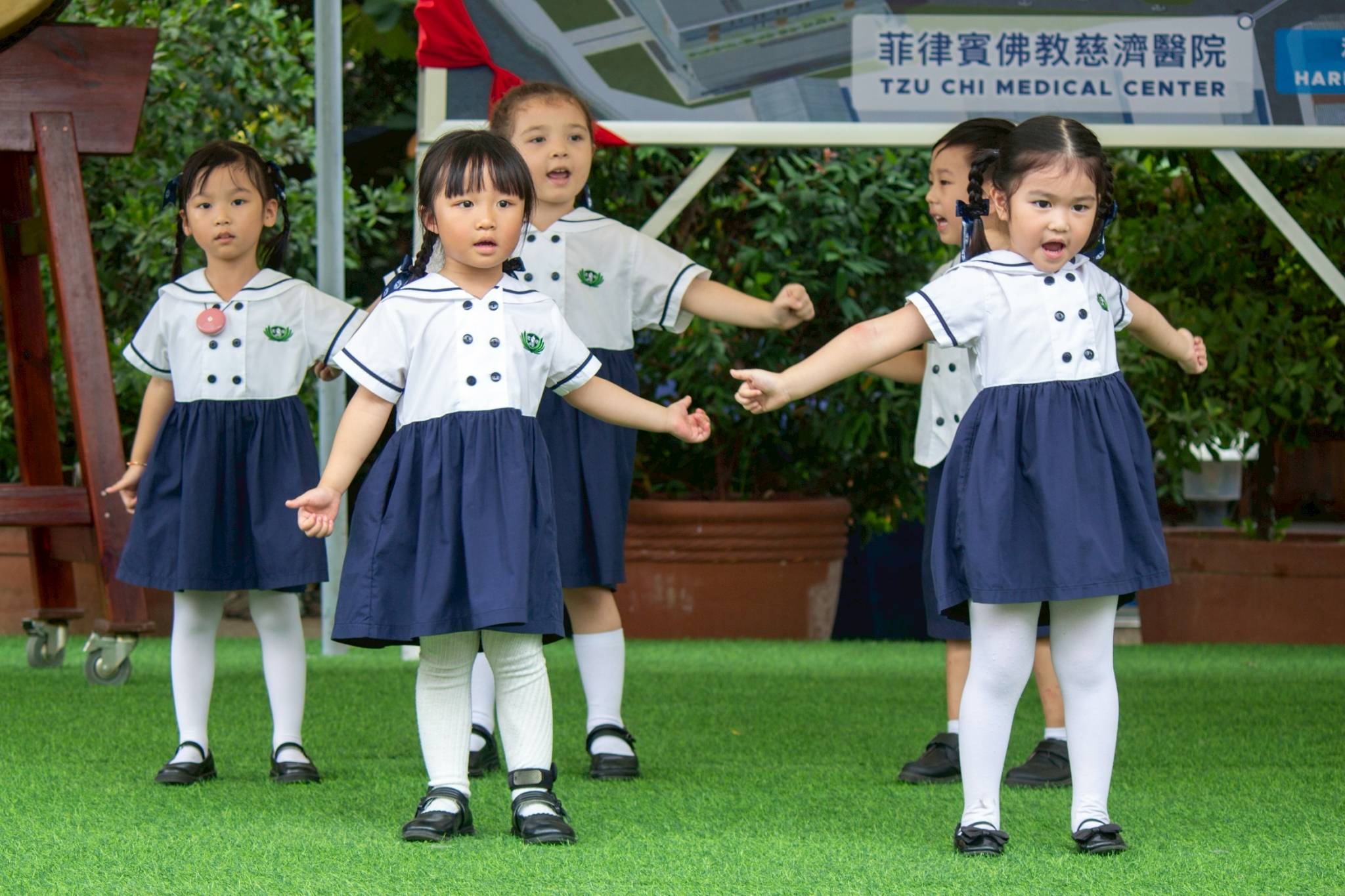Students from Tzu Chi Great Love Preschool Philippines charmed audiences with their performance of “Because There Is Love.” 