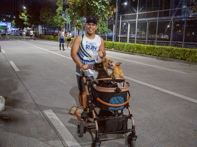 Some runners brought their fur babies to the run since it is a pet-friendly venue.