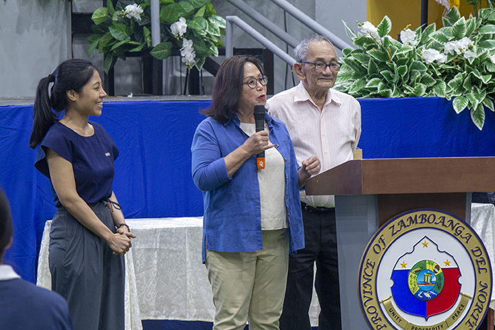Special guests Dr. Angeline Low and Rotary Past District Governor Danny Low (center and right)  share their gratitude to Tzu Chi for restoring care, dignity, and full potential to people with disabilities, as ear, nose, and, throat specialist Dr. Joyce Rodvie Sagun (left) looks on.