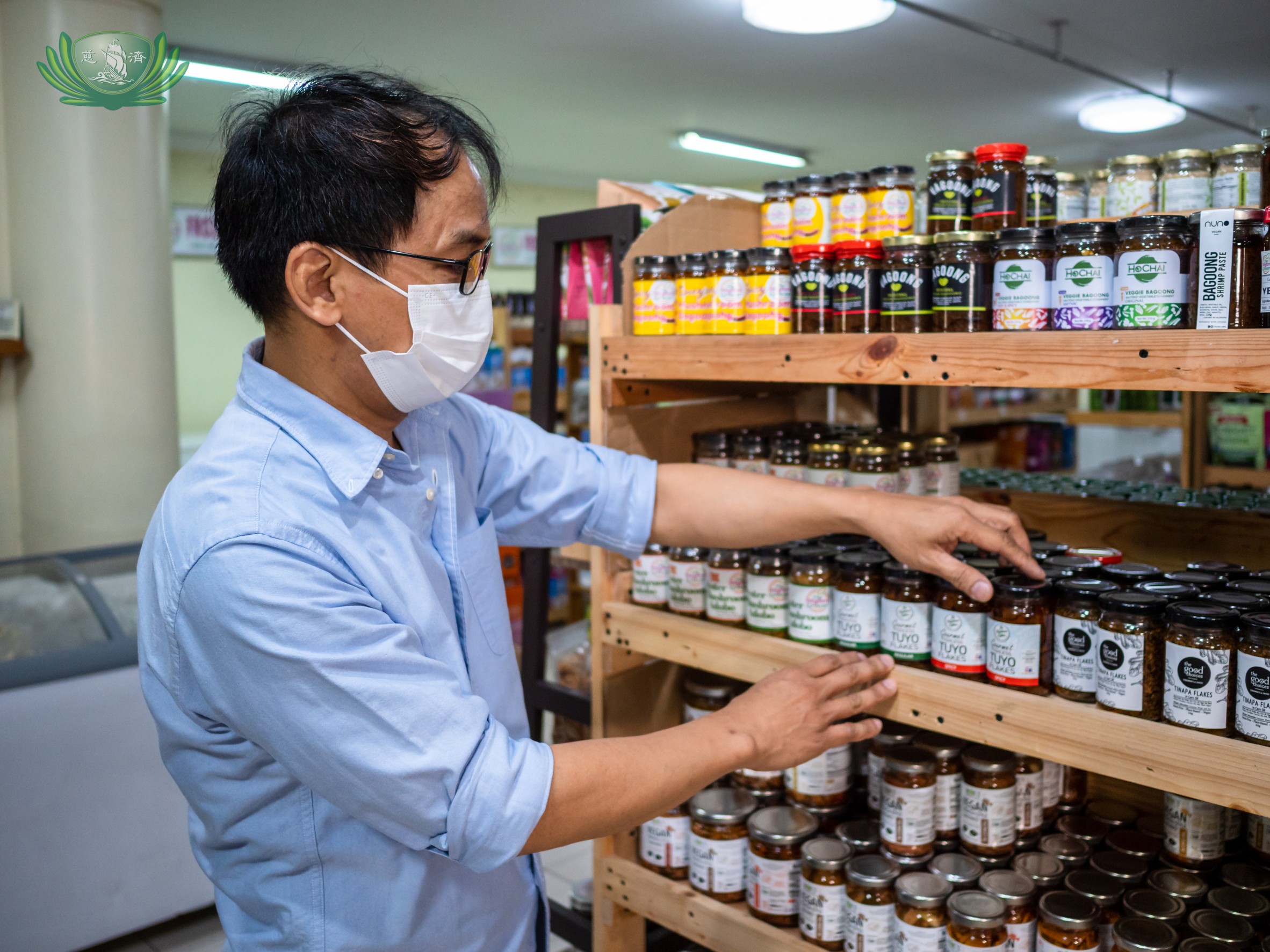 Israel showing the variety of vegan foods.【Photo by Daniel Lazar】