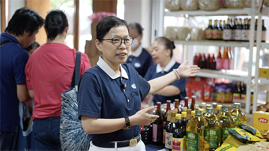 Expressing her heartfelt thanks: Volunteer Shi Yun Ping shares her deep gratitude to everyone who attended and supported the 2026 Food Bazaar.