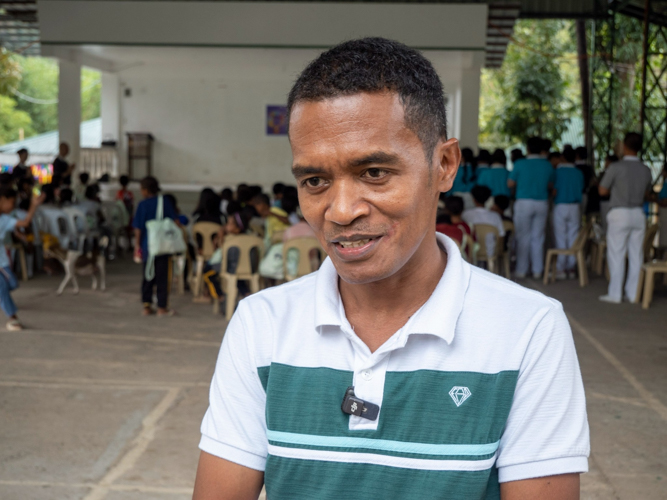 “These items that Tzu Chi gave today will be very helpful for our students,” senior high school teacher Sorito Baclay shared.