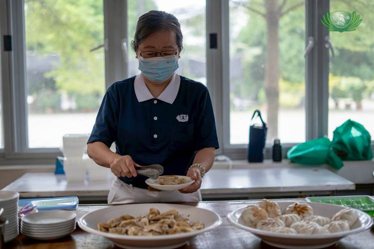 At the Unity Hall, guests took a break from shopping to dine on plant-based goodies like steamed dumpling and siopao (steamed buns).  