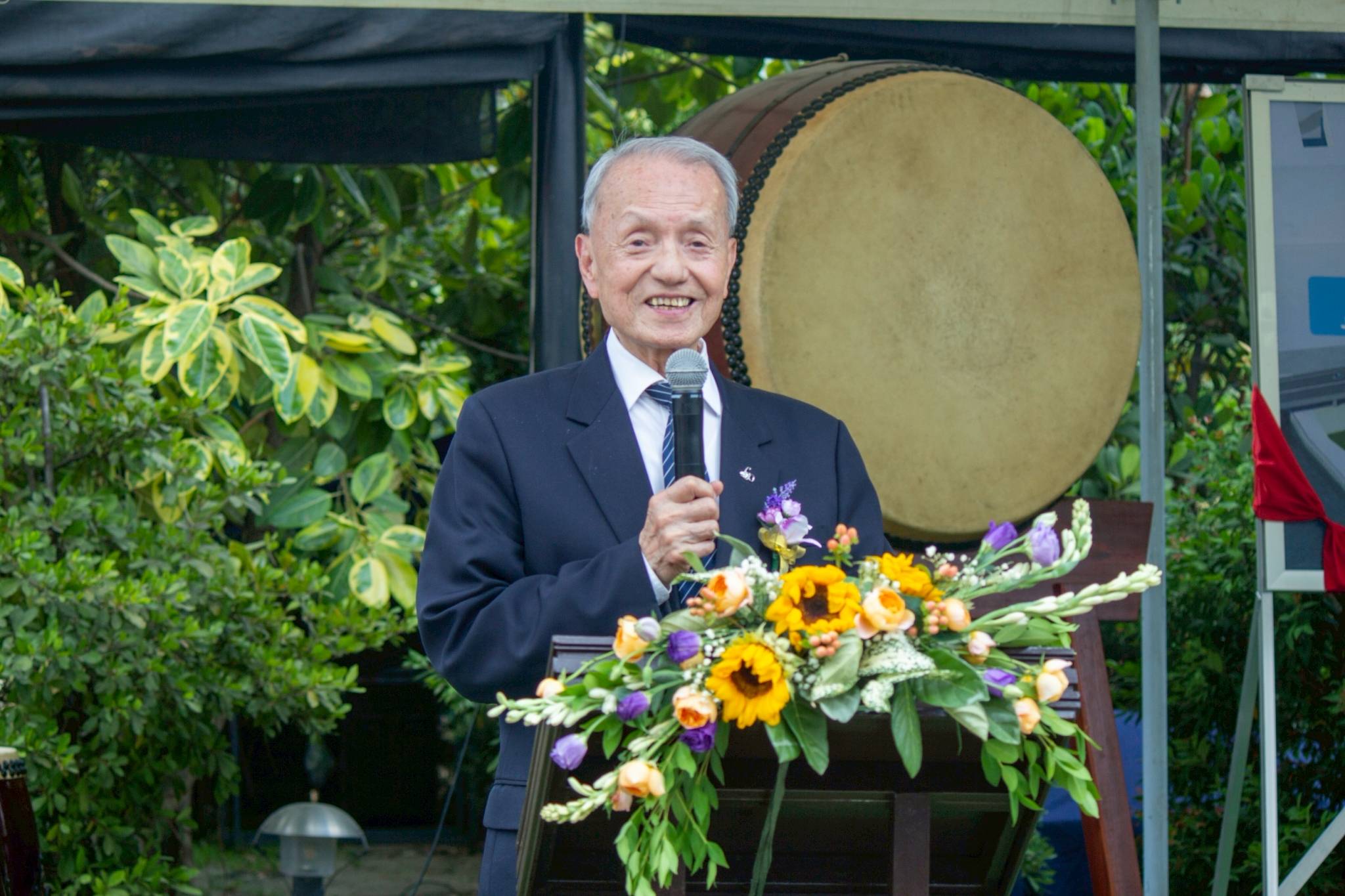 Tzu Chi Medical Foundation CEO Lin Chin-Lon talked about the patient-centered approach of Tzu Chi hospitals. “If the patients can smile and go home happily, that’s our reward,” he says. 