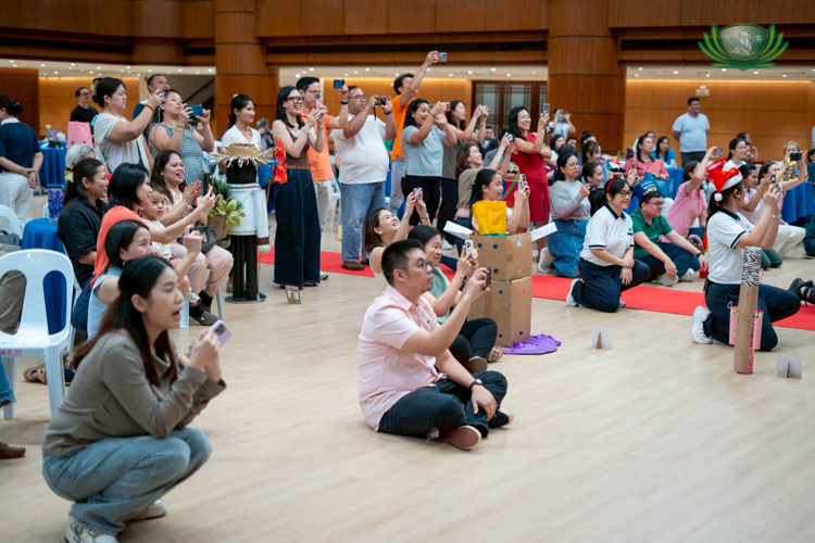 Parents beamed with pride as they watched and recorded their children’s adorable performances.