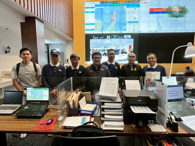 Shelter, according to Office of Civil Defense (OCD) Central Visayas Regional Director Joel Erestain (fourth from left), is both an immediate and long-term need of Cebu quake victims who lost their homes.