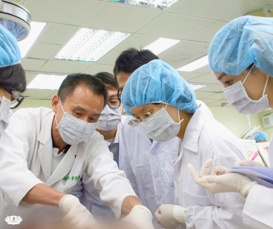 For over 30 years, Professor Guo-Fang Tseng has been pioneering an extraordinary approach to medical education at Tzu Chi University through the Silent Mentor program.