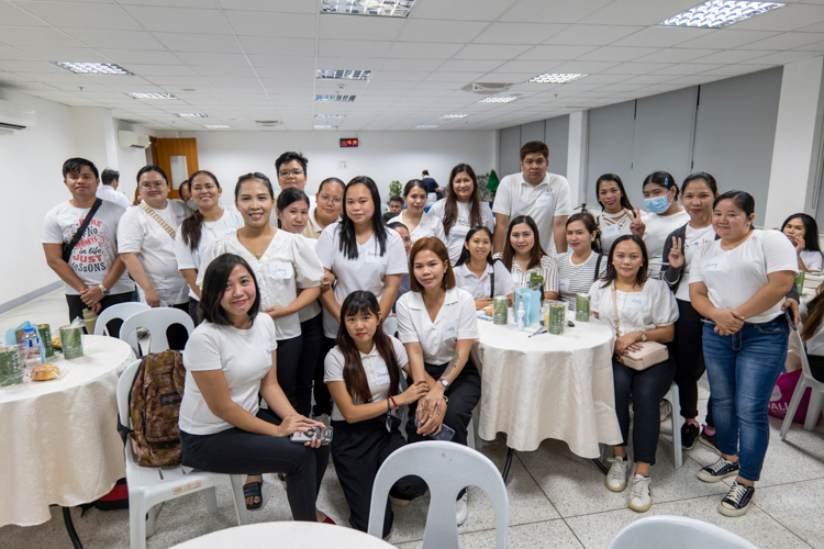 At Tzu Chi’s alumni homecoming for Technical-Vocational scholars last December 21, 105 graduates from the program’s different courses showed up to rekindle relationships with their peers and Tzu Chi volunteers.