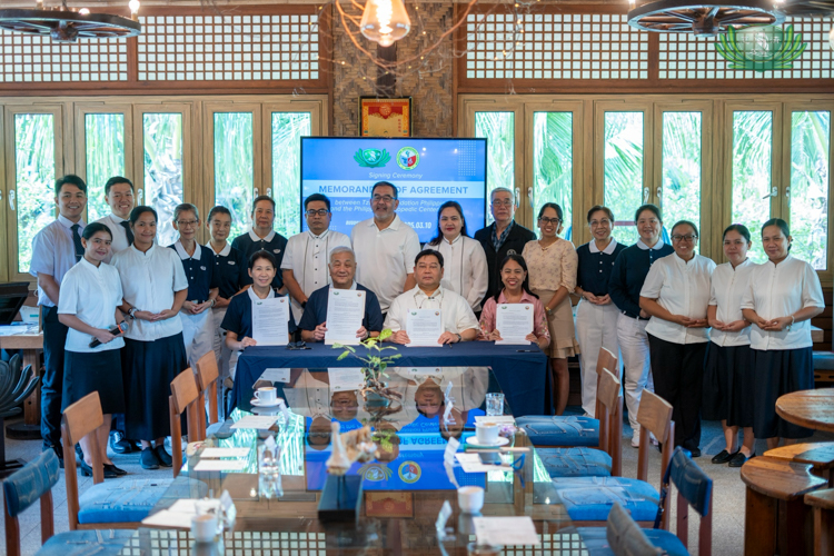 Representatives from Tzu Chi Foundation and the Philippine Orthopedic Center gather for a group shot following the signing of a Memorandum of Agreement. 