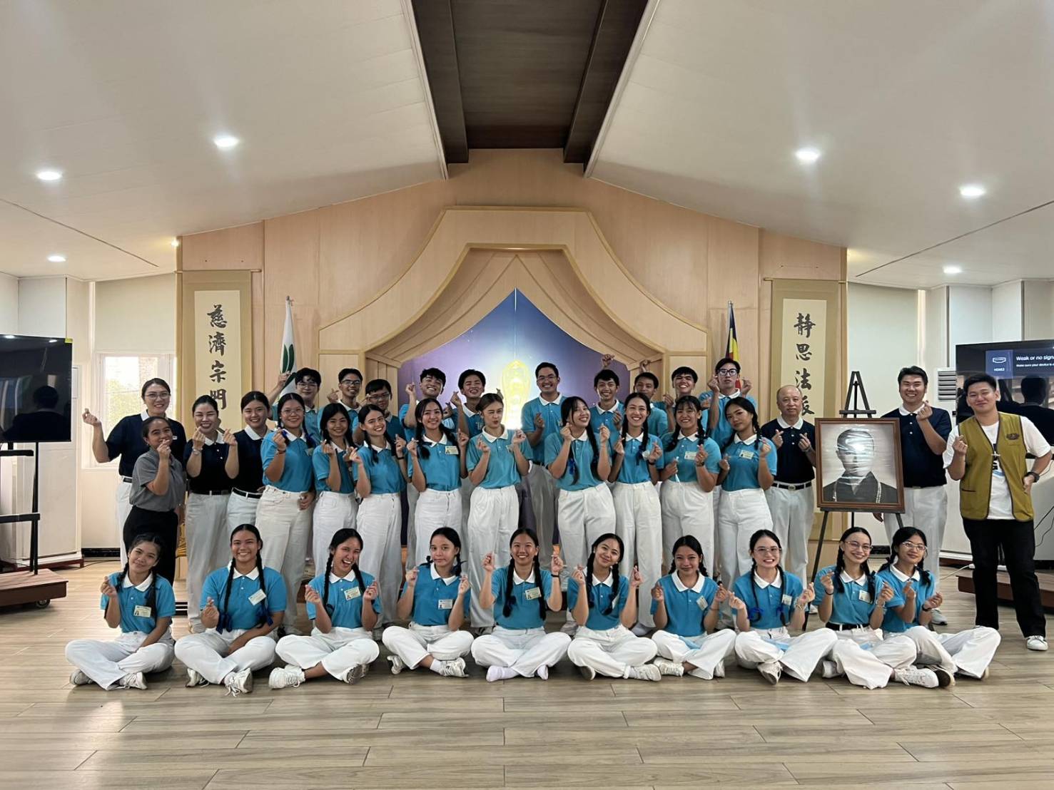 Tzu Chi Pampanga scholars attend Humanities class.