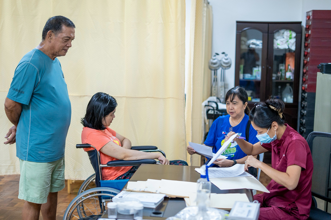 The kindness and encouragement of Tzu Chi staff, volunteers, and doctors have given the Serranos renewed hope throughout Rica’s recovery journey. 