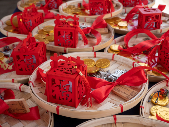 Tokens and keys to the houses are prepared for the residents.