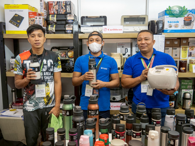 At the Jing Si Auditorium: Lock N Lock food and drink containers