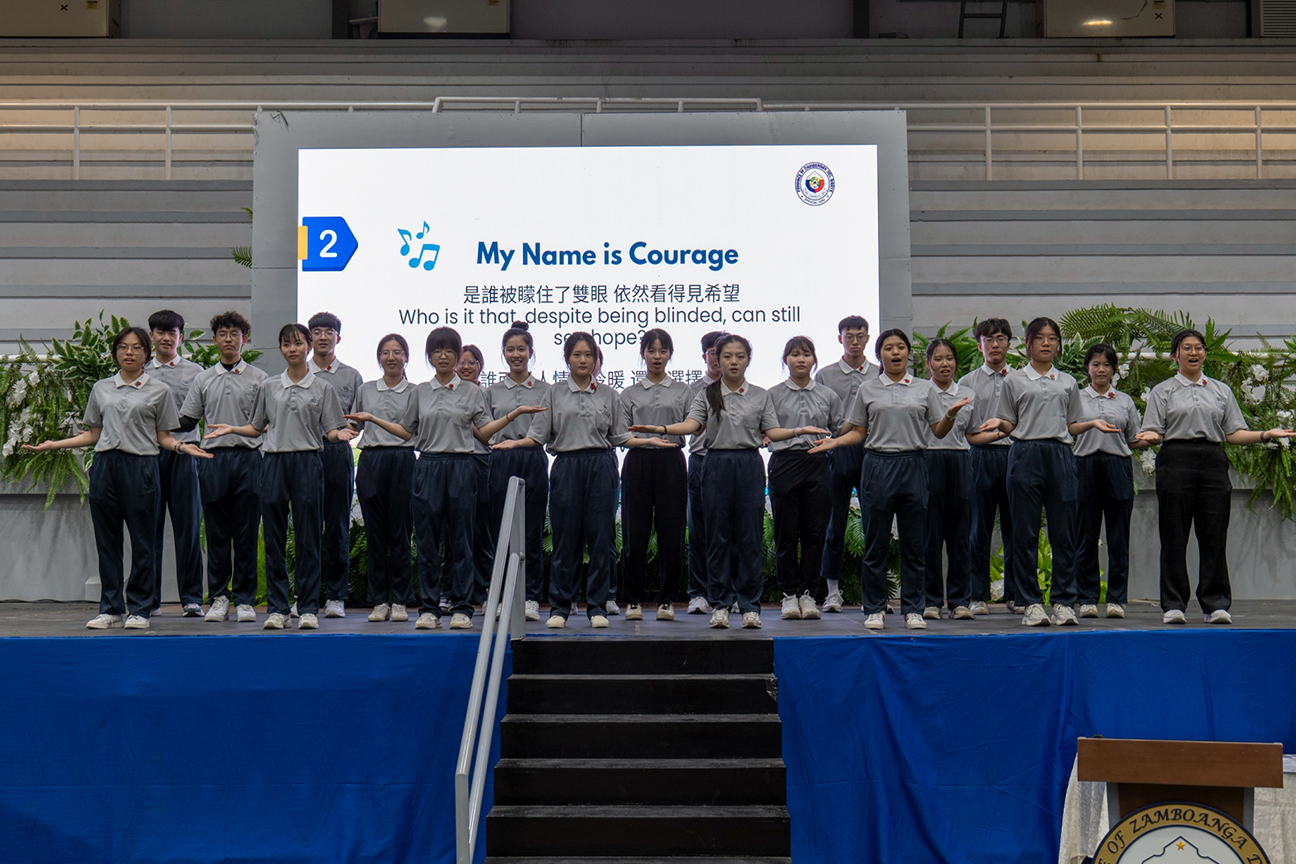Tzu Chi University students present a heartwarming sign language performance.