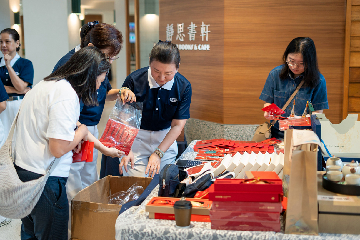 Just a few steps from the Plaza and Harmony Hall, attendees filled the Unity Hall to shop for even more items.