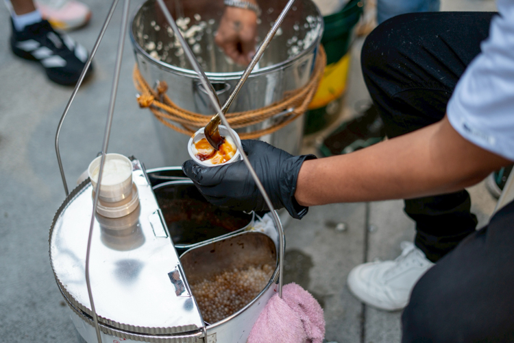 Runners were treated to a sweet post-run reward—free taho and breadsticks for all—served in silicone collapsible cups to support environmental sustainability.