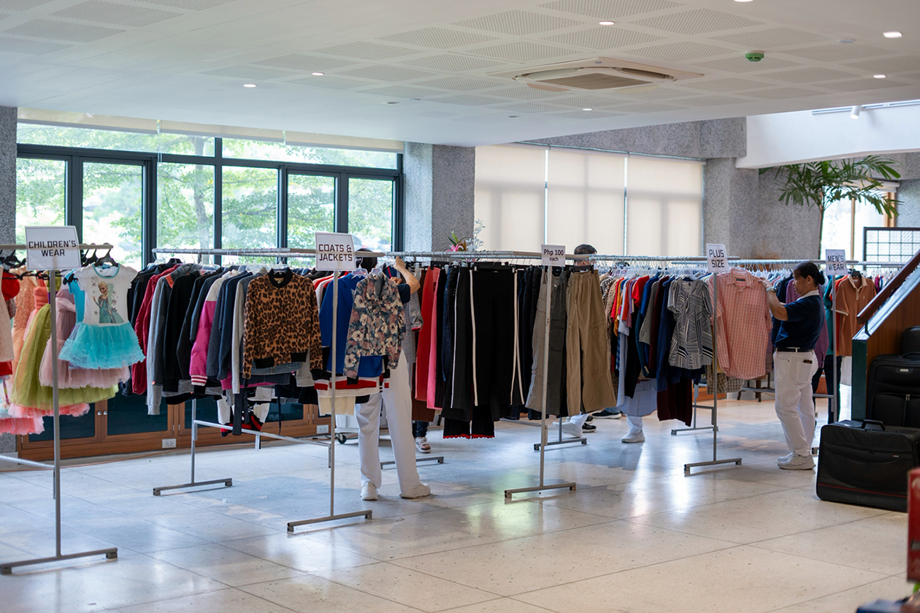 A wide selection of branded, pre-loved clothes for children, women, and men is available at pocket-friendly prices.