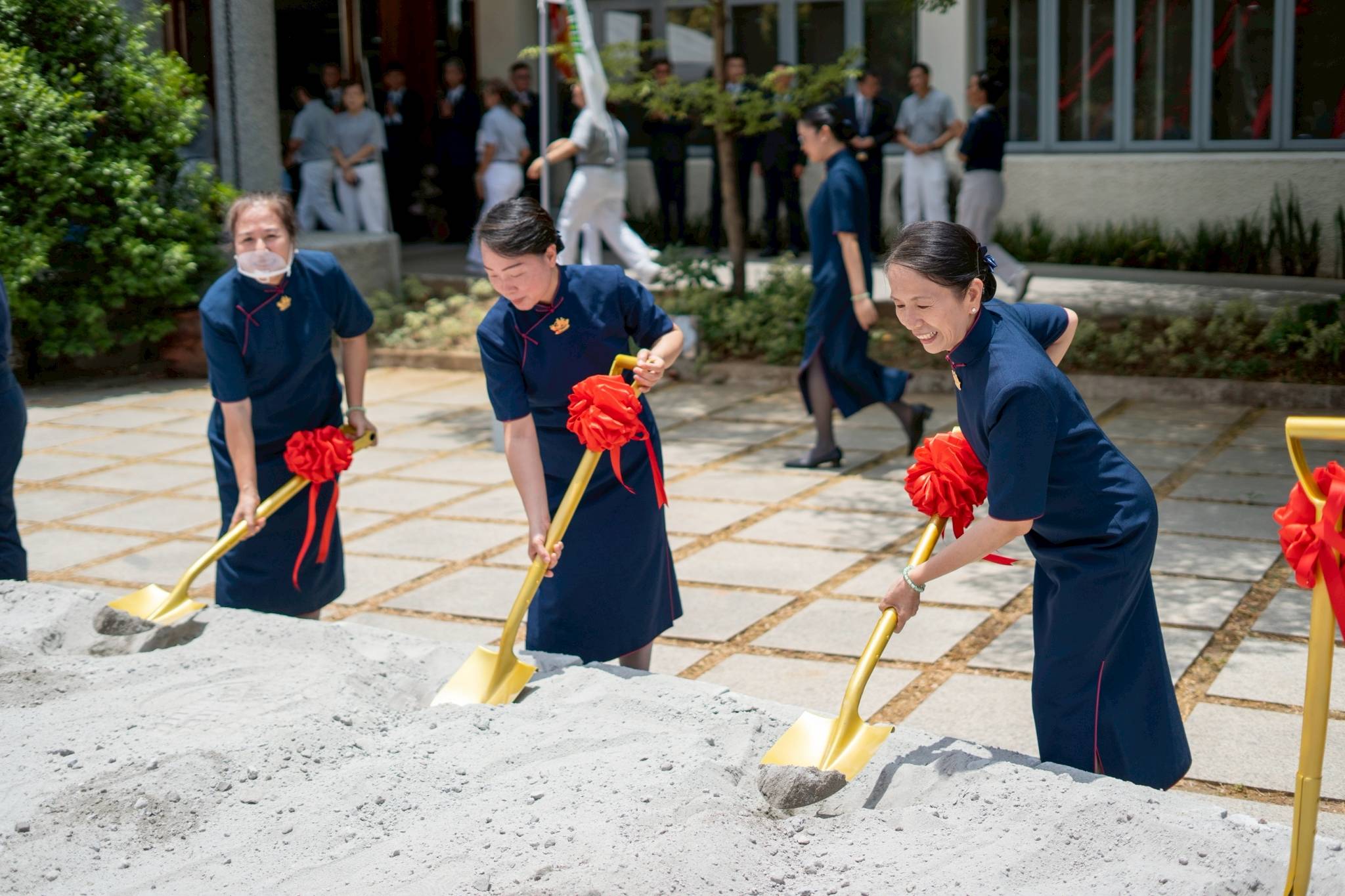 Everybody was invited to participate in symbolic shoveling at the groundbreaking site.