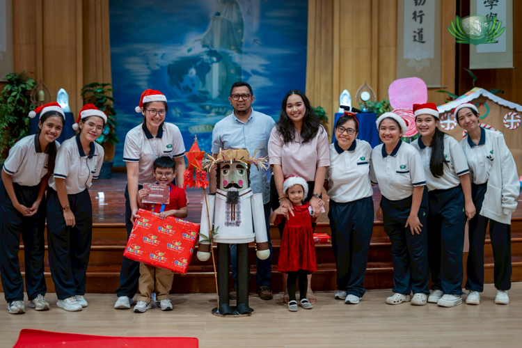 The Echeche family posed for a photo as their son, Cassidy, received his award.