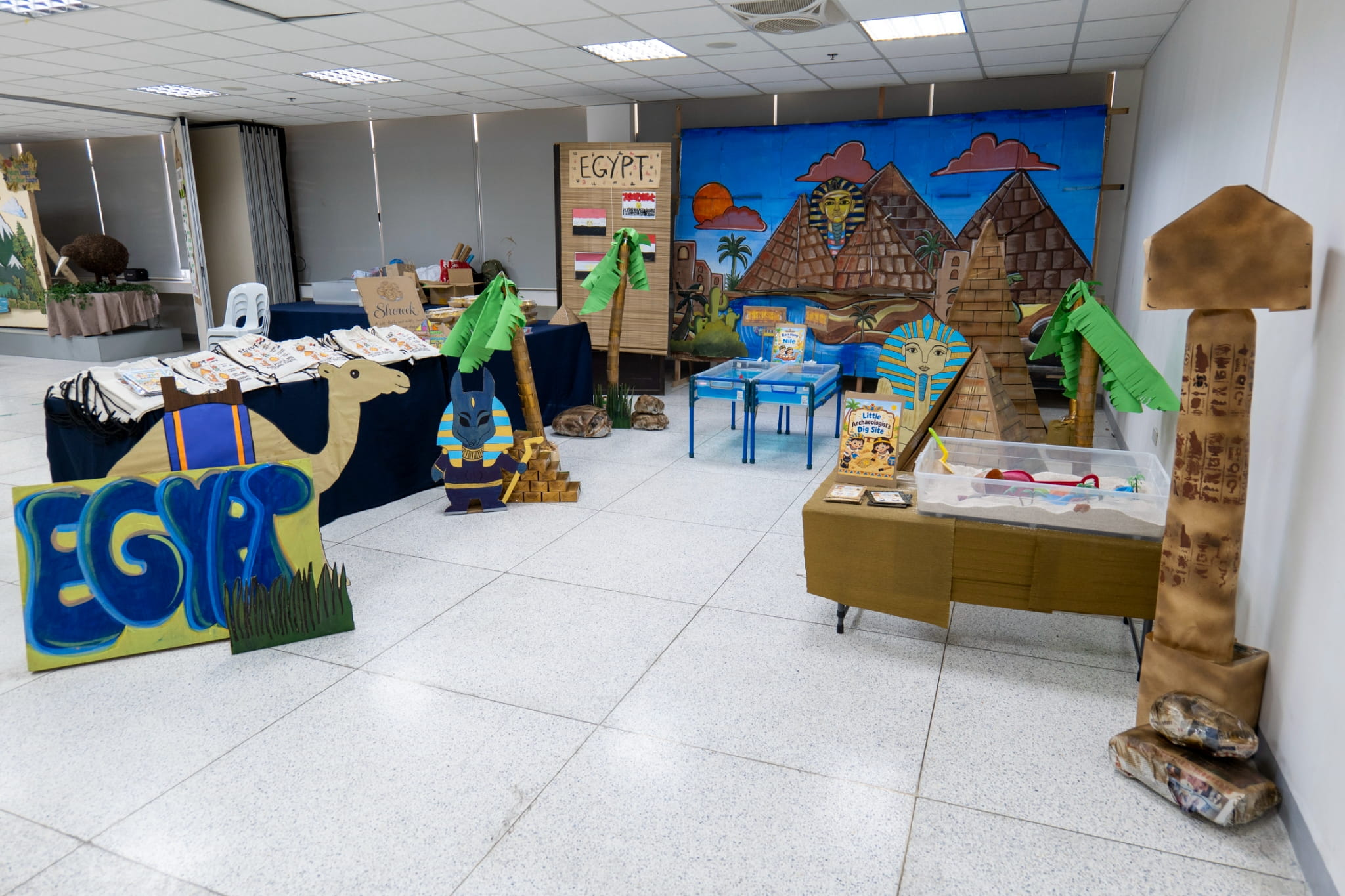Egypt’s booth draws eager learners with its engaging activities, cultural lessons, and delightful giveaways!
