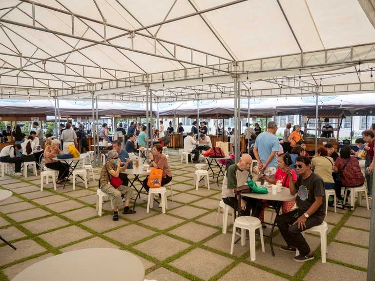 At the plaza, families and friends came in all hours to enjoy servings of vegetarian fare.