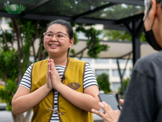 “I wanted to help even if I don’t get anything in return,” said Catherine Jill Cillo of why she participated in Tzu Chi’s relief distributions even if it wouldn’t be credited as part of her on-the-job training in social work. 【Photo by Daniel Lazar】