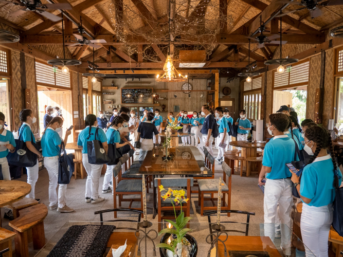 The Tzu Chi café, with its recycled structure and interiors, was one of the most memorable parts of the tour.【Photo by Matt Serrano】